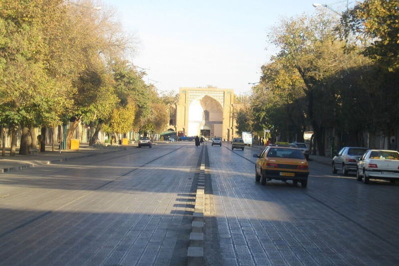 معضل تجمع مطبهای پزشکان در سبزه میدان قزوین