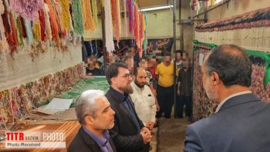 رونمایی از ۲ تخته فرش دستباف در زندان مرکزی قزوین