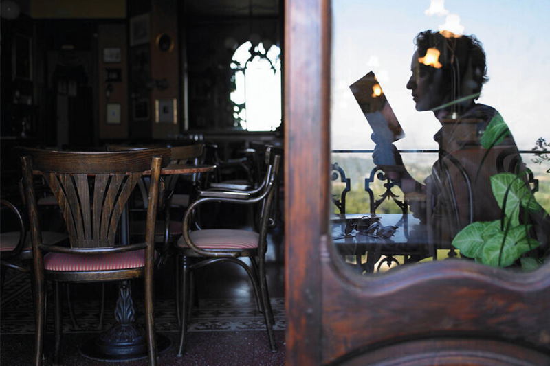 کتابهای خودیاری فلسفی | ابزاری برای تحمیق یا رسالت همیشگی فلسفه؟