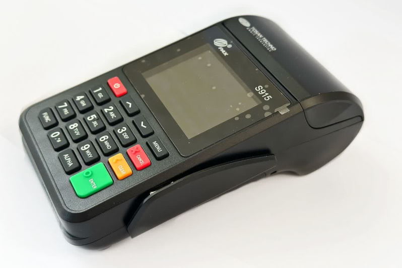 ترفند یک دستفروش برای دزدیدن پول مشتریها