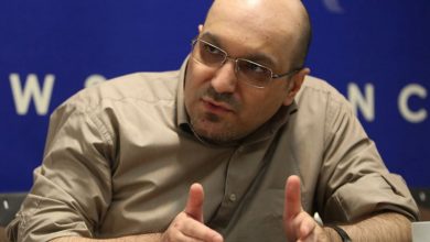 «زبان فارسی مخالف بنیادگرایی است»