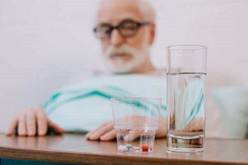 مراقبت و تسلیم | تاثیر دارو بر زندگی سالمندان