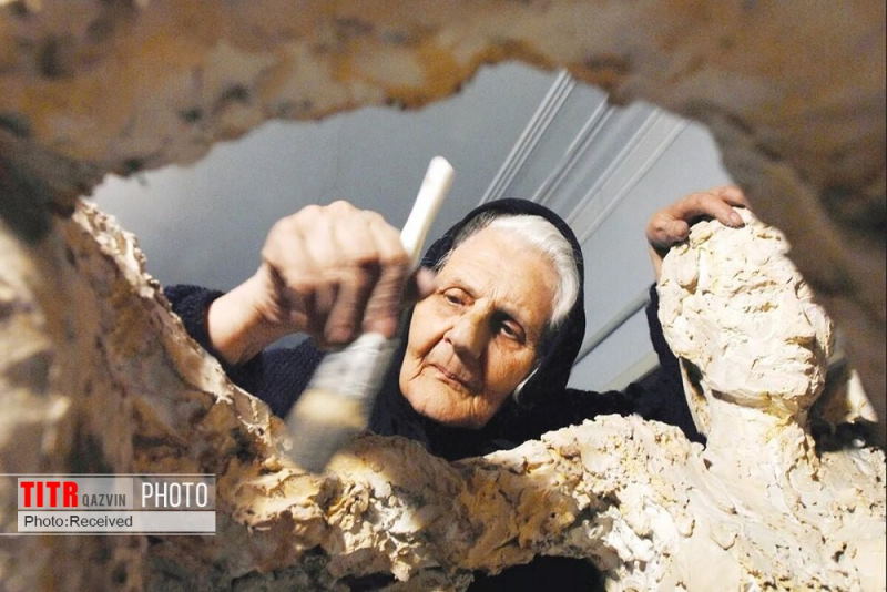 زنی که دستهایش میاندیشید