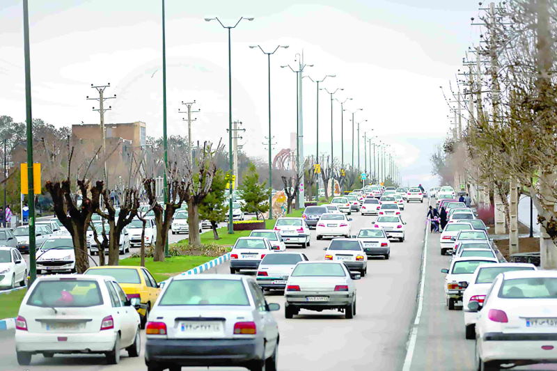 بلوار ارم در همدان مسیر دوچرخه یا پارکینگ؟