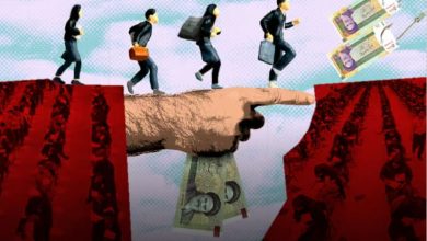 کارگرانی با لباس فرم مدرسه | علت غیبت یک دانش‌آموز