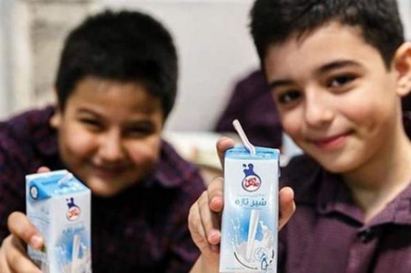 یک رسانه محلی: با وجود دستور رئیسجمهور، شیر به مدارس بوشهر نرسید