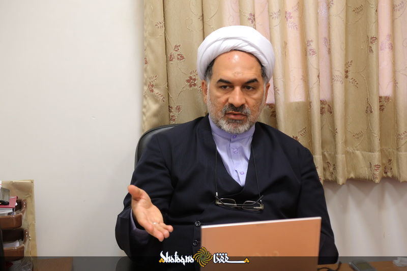 این کلمات زنداناند