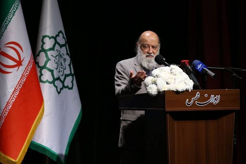 مهدی چمران: اتوبوسهای برقی در راه تهران هستند