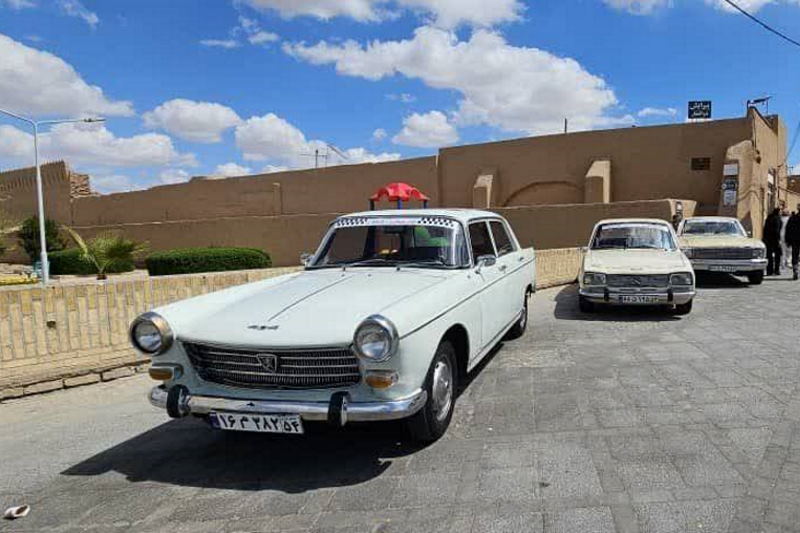 راهاندازی تاکسی گردشگری نوستالژی در بافت تاریخی یزد