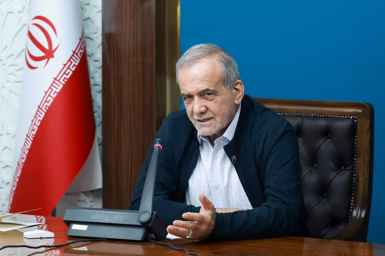 تذکر پزشکیان به منابر، رسانه ملی و نمازهای جمعه: از سخنان تفرقهافکنانه و اختلافبرانگیز بهشدت پرهیز شود