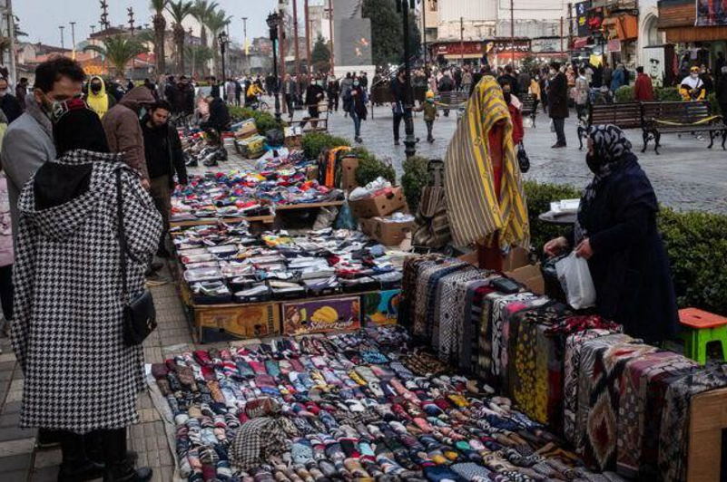 شهرداری رشت: دستفروشی در پیادهرو رشت ممنوع است