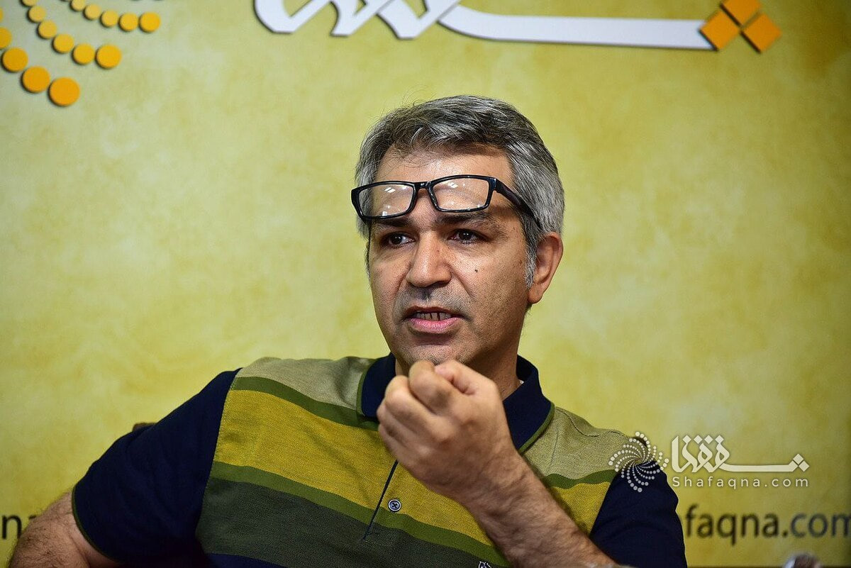 اکبر منتجبی